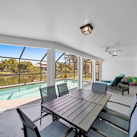 Luxury Waterfront Haven In Cape Coral - Dog-Friendly Escape With Private Pool Villa Екстериор снимка