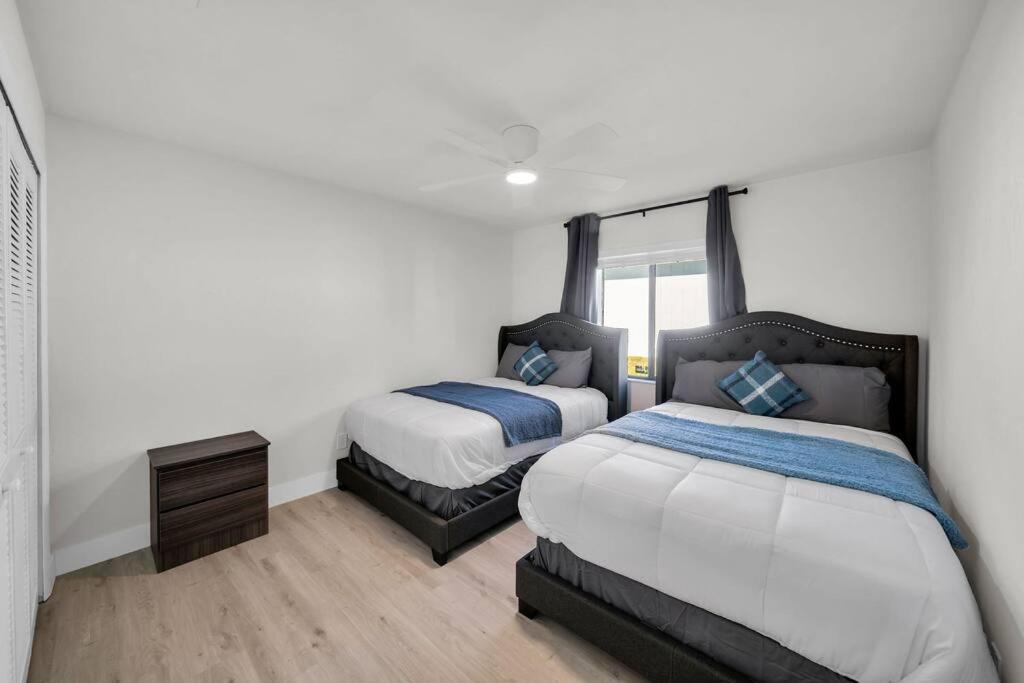 Luxury Waterfront Haven In Cape Coral - Dog-Friendly Escape With Private Pool Villa Екстериор снимка