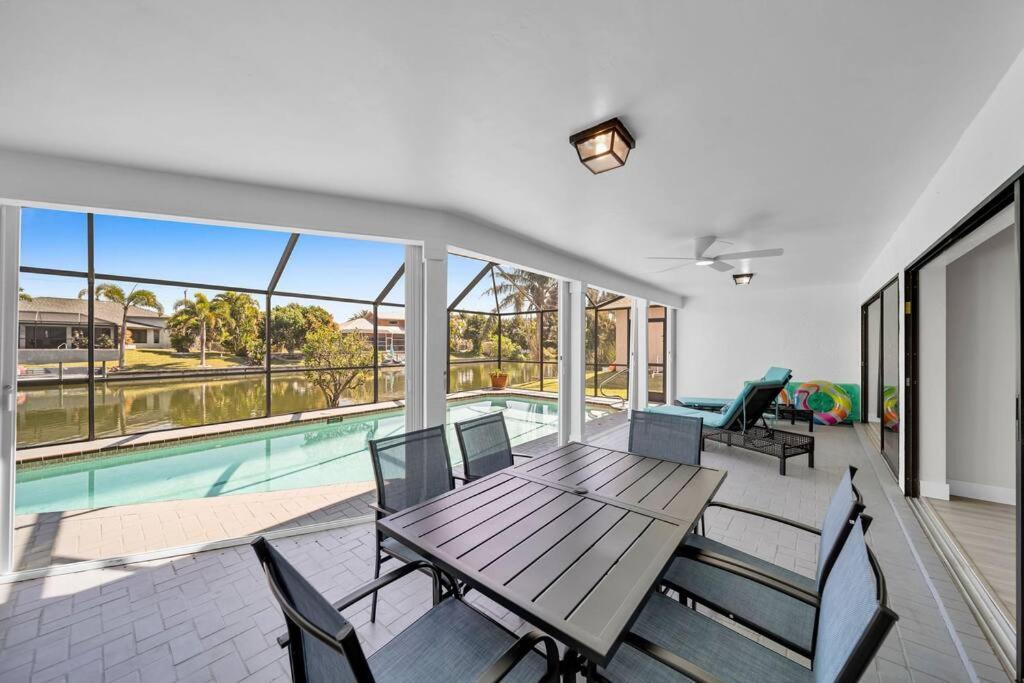 Luxury Waterfront Haven In Cape Coral - Dog-Friendly Escape With Private Pool Villa Екстериор снимка