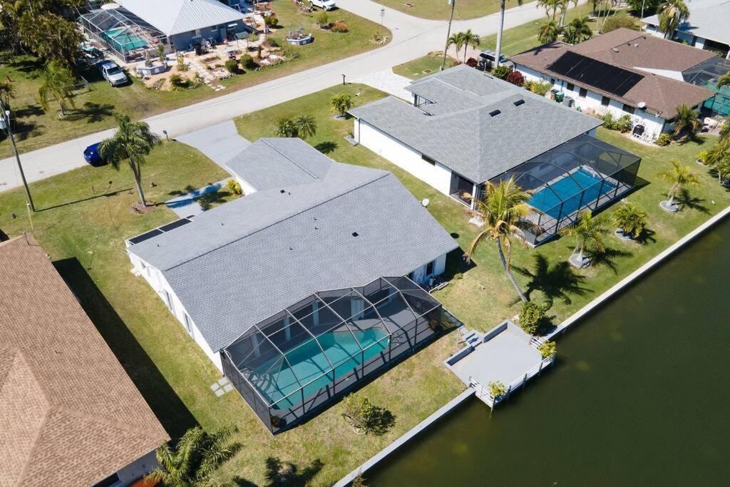 Luxury Waterfront Haven In Cape Coral - Dog-Friendly Escape With Private Pool Villa Екстериор снимка